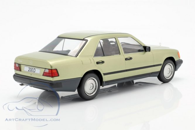 W124 1984 MERCEDES BENZ 1/18 SCALE DIECAST CAR - MODEL CAR GROUP - Image 2