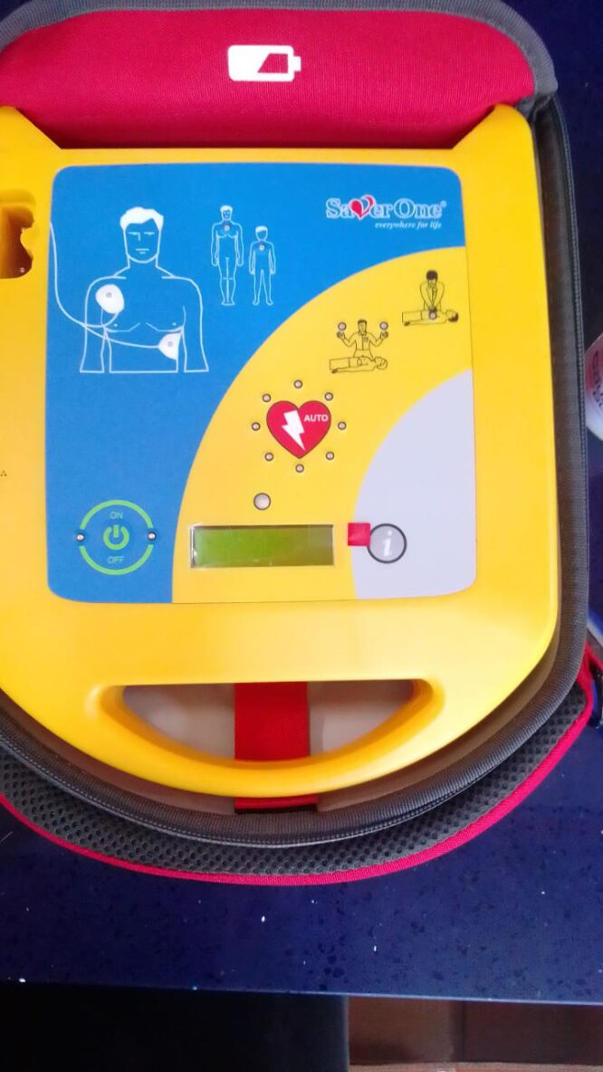 SAVER ONE FULLY AUTOMATIC AED - Image 2