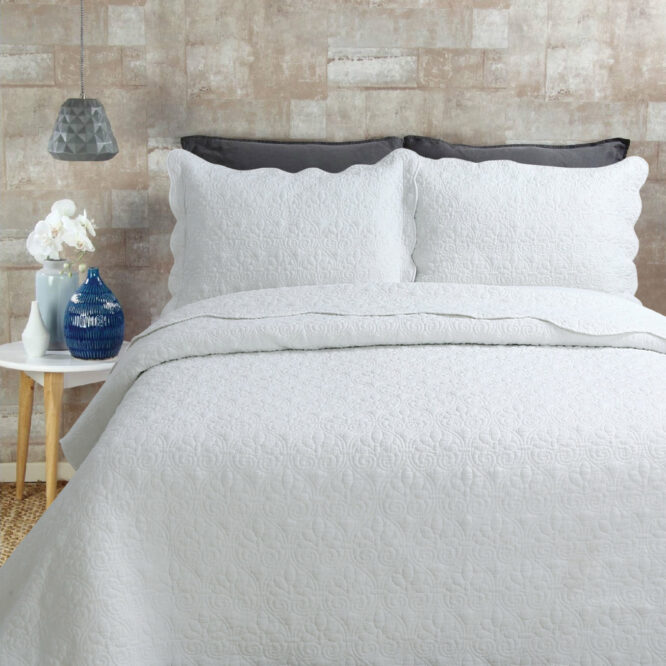 ENCANTO QUILT SET (WHITE) 180 X 240