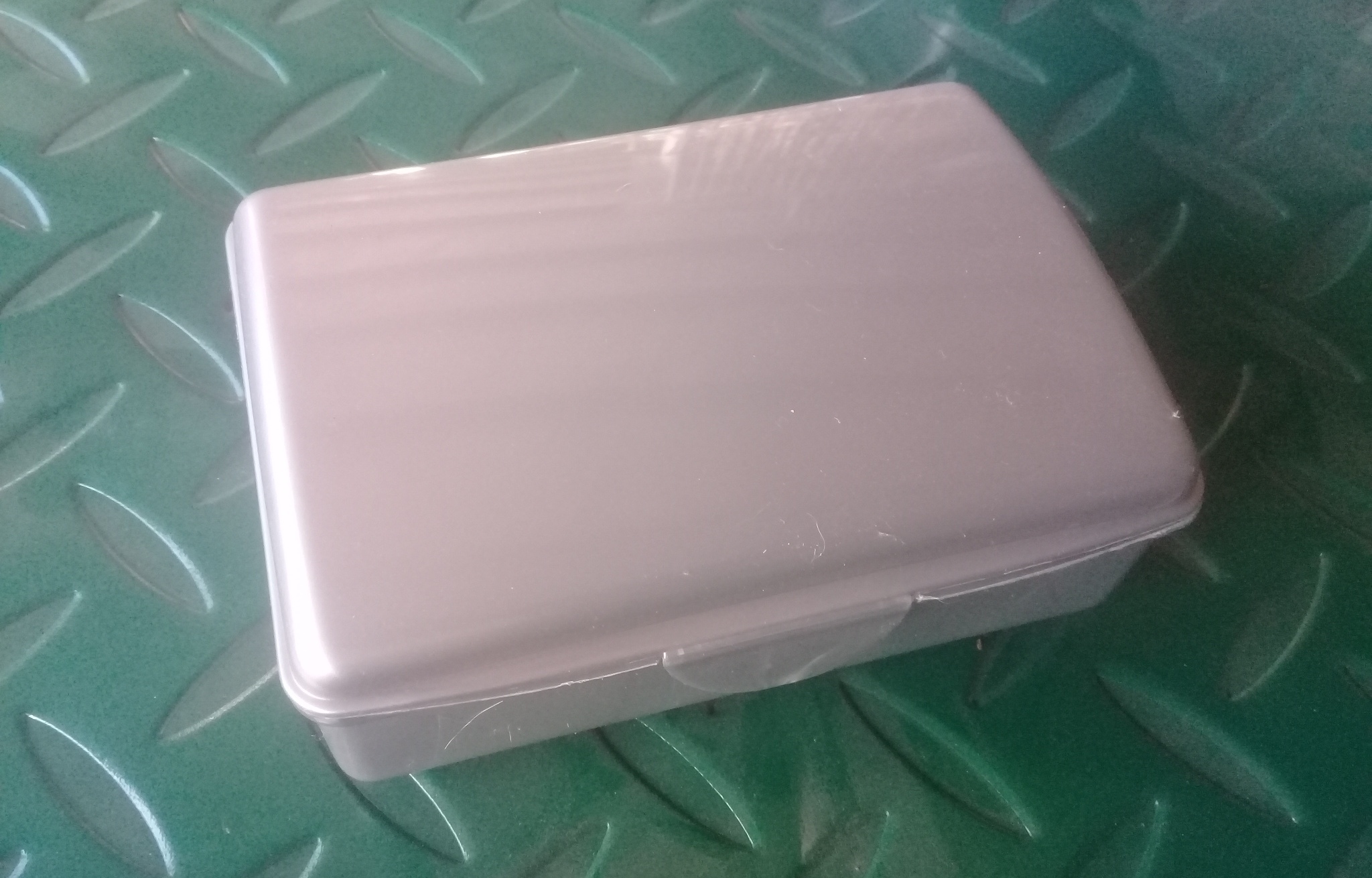 PLASTIC CONTAINER